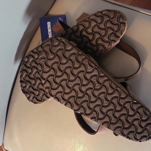 NWT Birkenstock Women's Yara Oiled Leather Flat Sandal - Picture 6 of 9